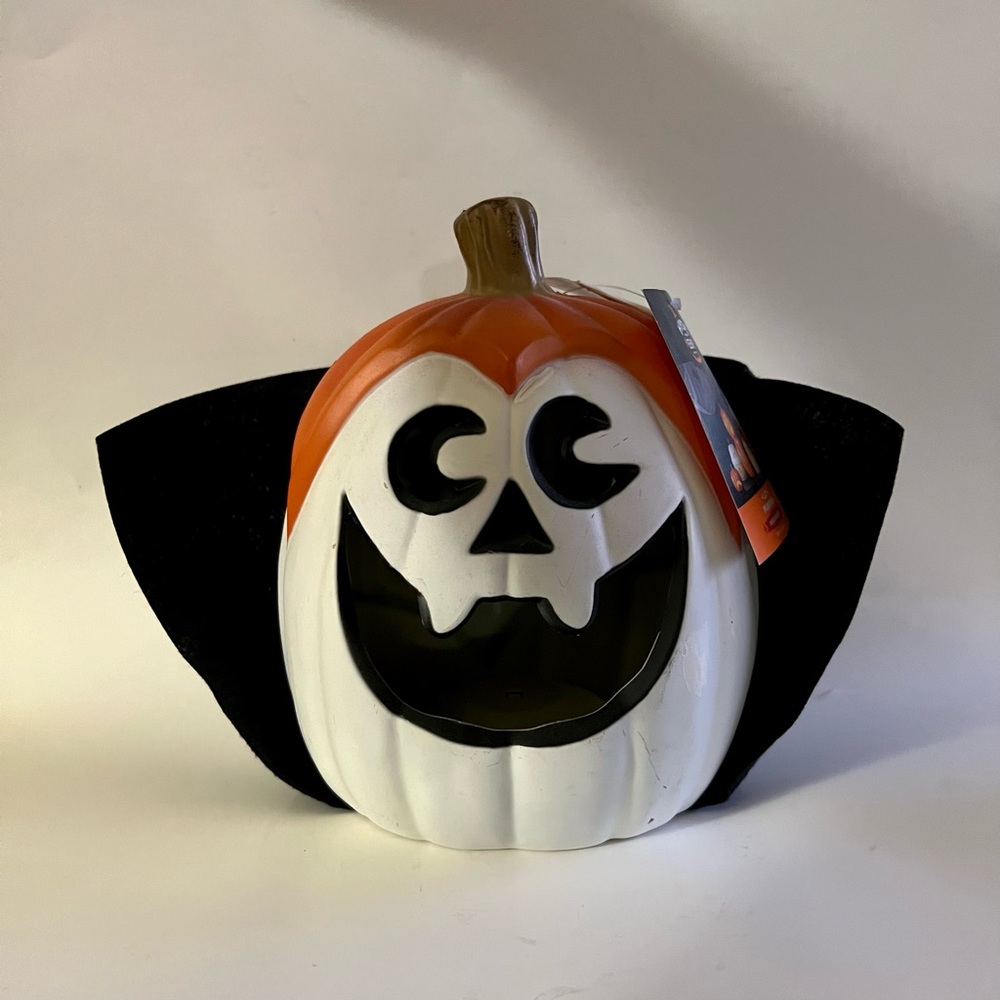 Vampire light up pumpkin